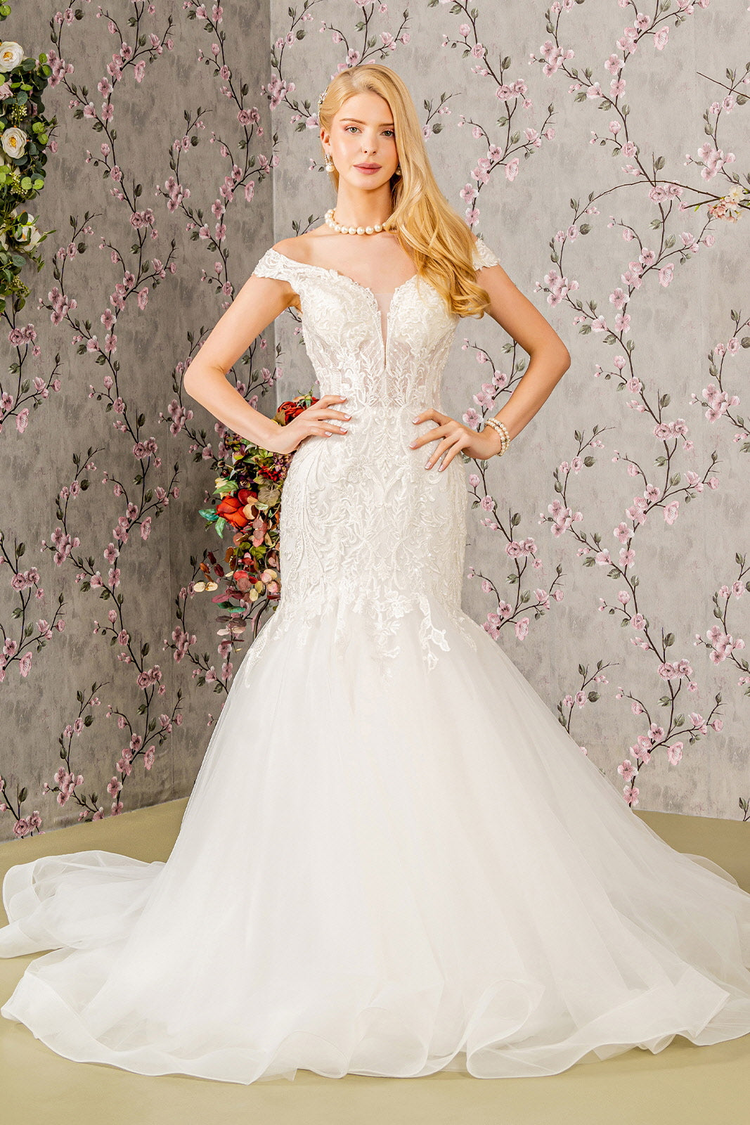 off the shoulder wedding dress trumpet Experience the Allure of Off-Shoulder Trumpet Bridal Gowns