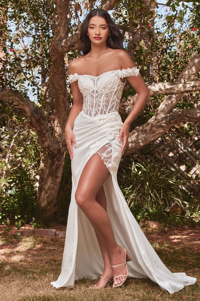 Abito da sposa con spacco floreale con spalle scoperte di Cenerentola Divine CD0186W
