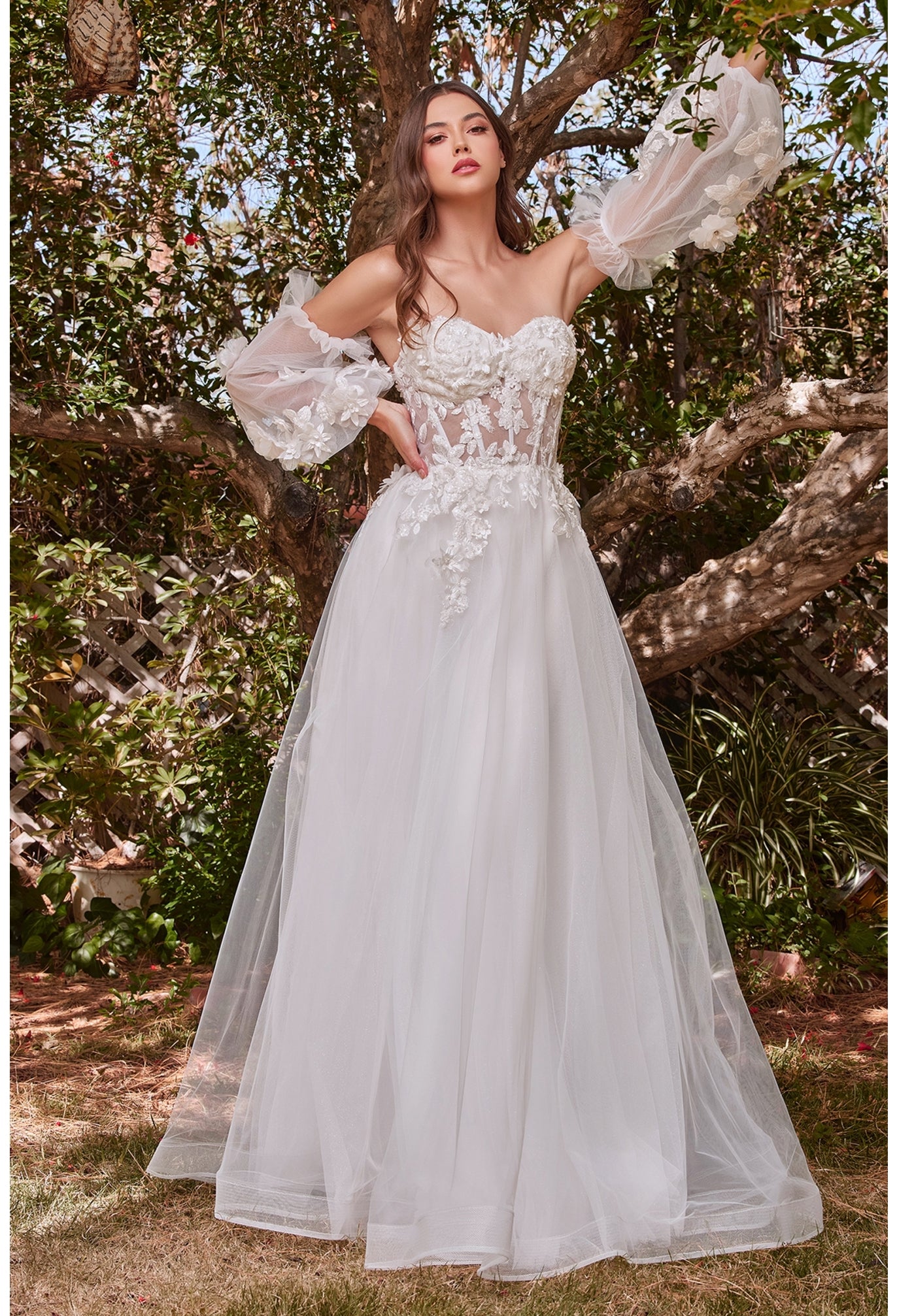 Abito da sposa a maniche lunghe senza spalline con spalle scoperte