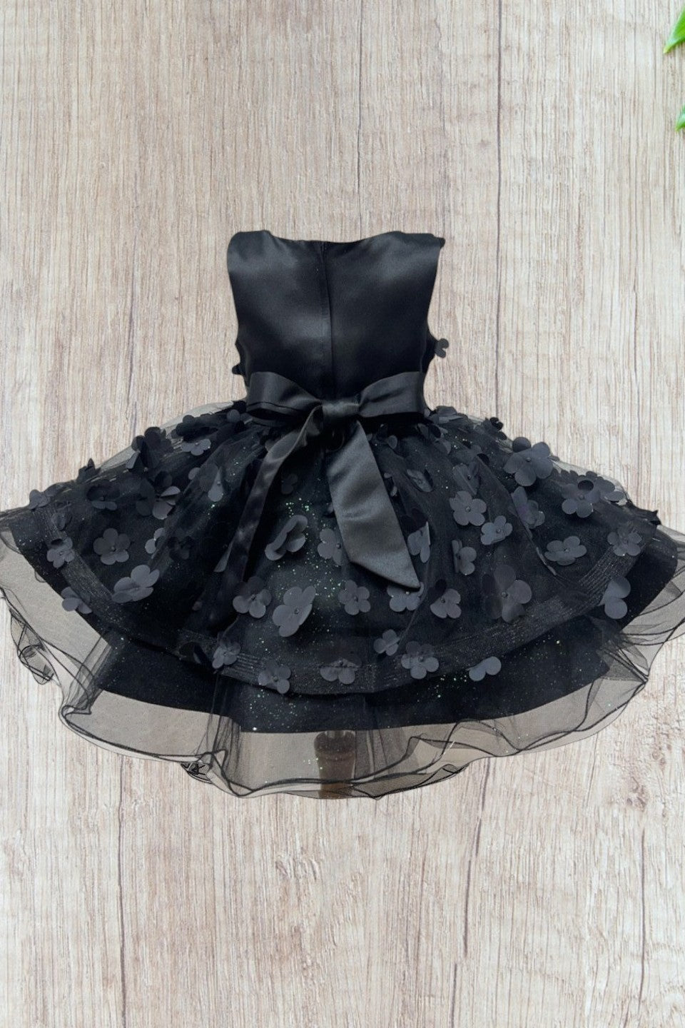 Vestido de comunión para niña con capas de tul y apliques florales de Cinderella Couture USA AS9170B