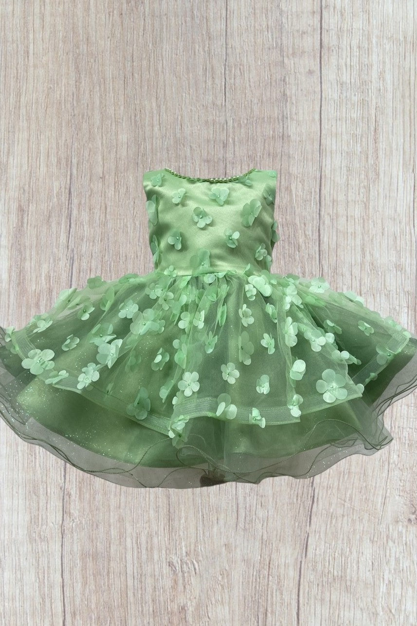 Vestido de comunión para niña con capas de tul y apliques florales de Cinderella Couture USA AS9170B