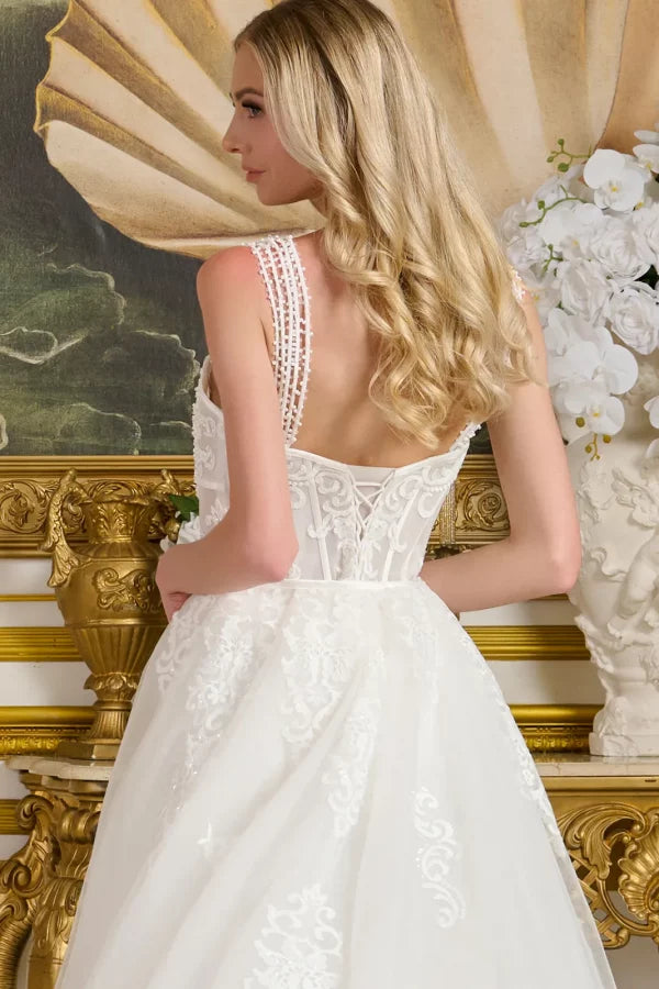 Abito da sposa con scollo a cuore e spalline sottili in paillettes