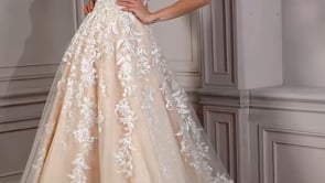 Vestido de baile de noiva de tule com renda floral da Cinderela Divine CM320
