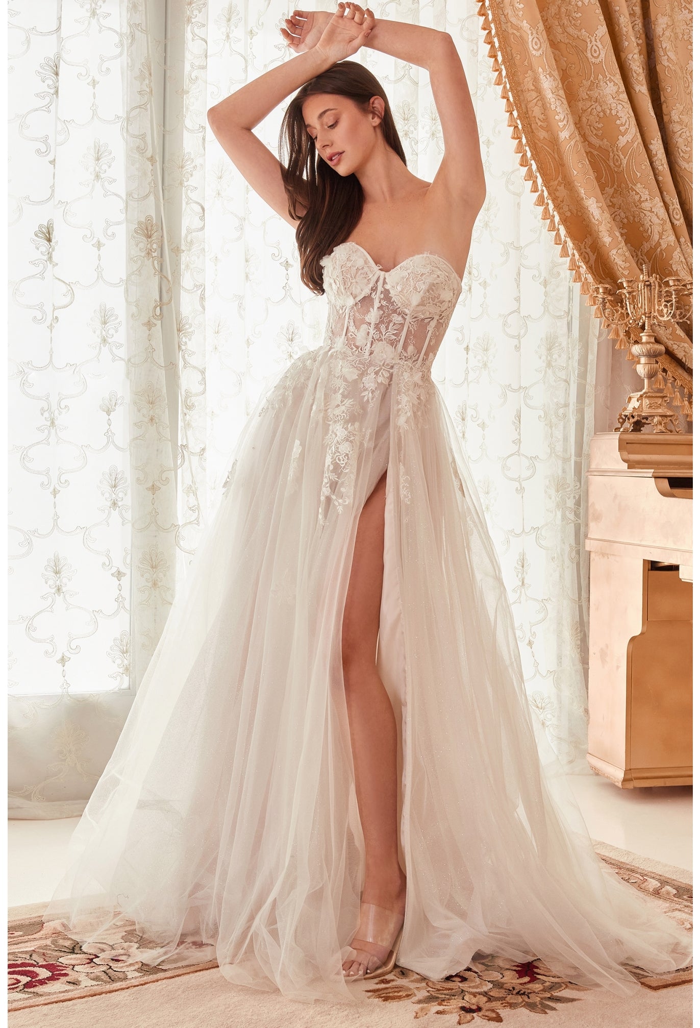 Abito da sposa con spacco a trapezio in tulle floreale senza spalline di Andrea Leo Couture A1089W Penelope